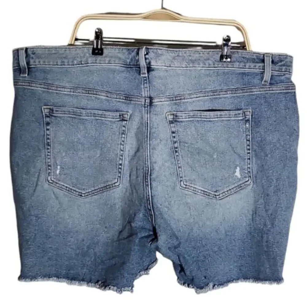 Lane Bryant‎ Mid Rise Girlfriend Distressed Relaxed Denim Shorts raw Hem Plus 24